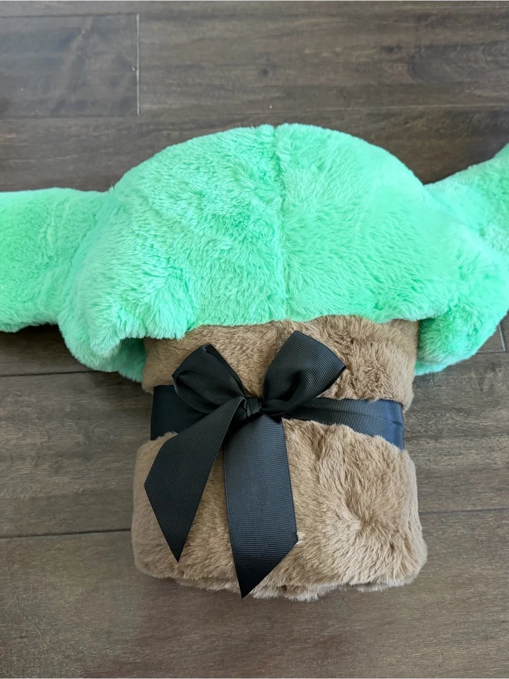 Star Wars Grogu Plush Hooded Blanket in Mint Green and Brown
